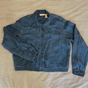 Women’s Lightweight Denim Shirt Jacket